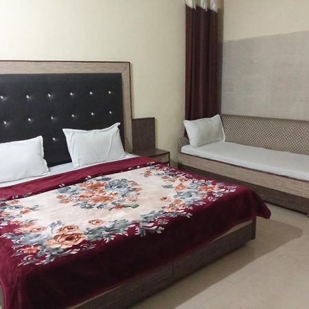 Krishna Holiday Guest House Block II Dharamshala Bagian luar foto